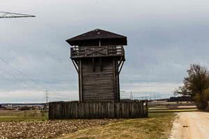 rekonstruierter Limes-Wachturm in der Nähe von Burgsalach, Entfernung 9,2 km