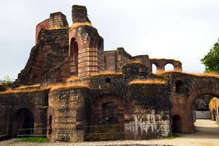 Kaiserthermen Hauptgebäude