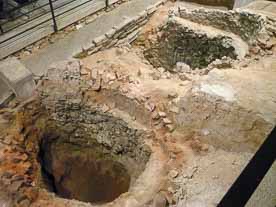 Kalkbrennerei und römische Säulen in Bad Münstereifel