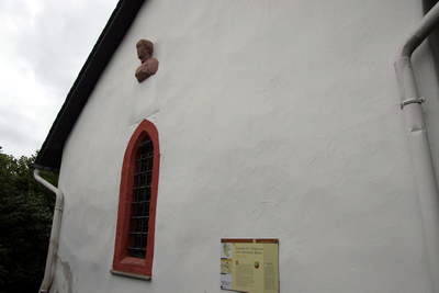Kapelle Sankt Hubertus mit römischer Büste in Stadtkyll