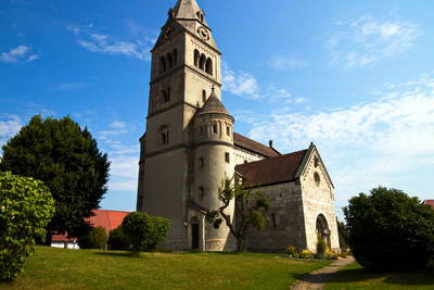 Kultbezirk Sontheim und römische Weihinschrift für Apollo - Kirche