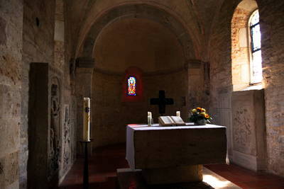 Kultbezirk Sontheim und römische Weihinschrift für Apollo - Kirche