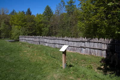 Limespalisade am Wp 3-15 mit Wachturm