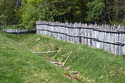 Limespalisade am Wp 3-15 mit Wachturm