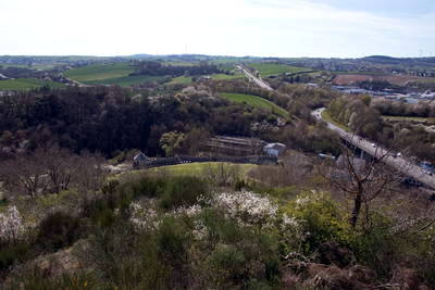 Römerwarte Katzenberg - Schutzbau mit Infos