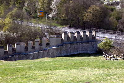 Römerwarte Katzenberg - Wehrmauer, Infos und Umgebung