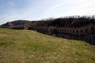 Römerwarte Katzenberg - Wehrmauer, Infos und Umgebung