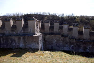 Römerwarte Katzenberg - Wehrmauer, Infos und Umgebung