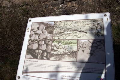 Römerwarte Katzenberg - Wehrmauer, Infos und Umgebung