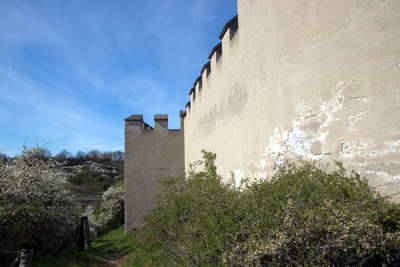 Römerwarte Katzenberg - Wehrmauer, Infos und Umgebung