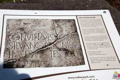 Römischer Grabtumulus und Nischengrabmal Nickenich