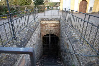 Trier - Sarkophag in Friedhof St. Matthias