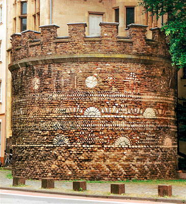 Ubiermomument Köln - römische Stadtmauer und Türme Köln