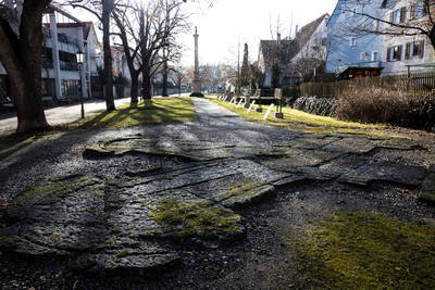Wasserbecken und Wasserleitung Rottenburg