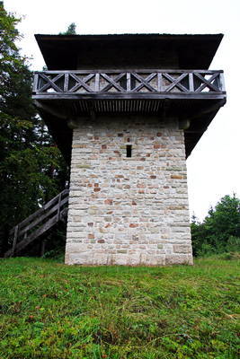 rekonstruierter Limes Wachturm in Großerlach (Heidenbuckel)