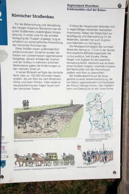 restauriertes Teilstück einer Römerstraße in Rödermark