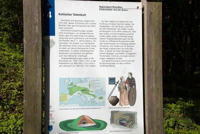 restauriertes Teilstück einer Römerstraße in Rödermark