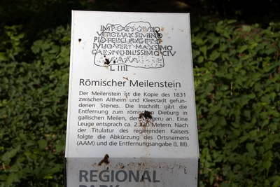 restauriertes Teilstück einer Römerstraße in Rödermark