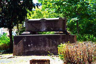 römische Sarkophage in Grünstadt