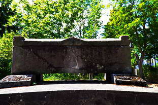 römische Sarkophage in Grünstadt