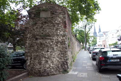 römische Stadtmauer und Türme Köln